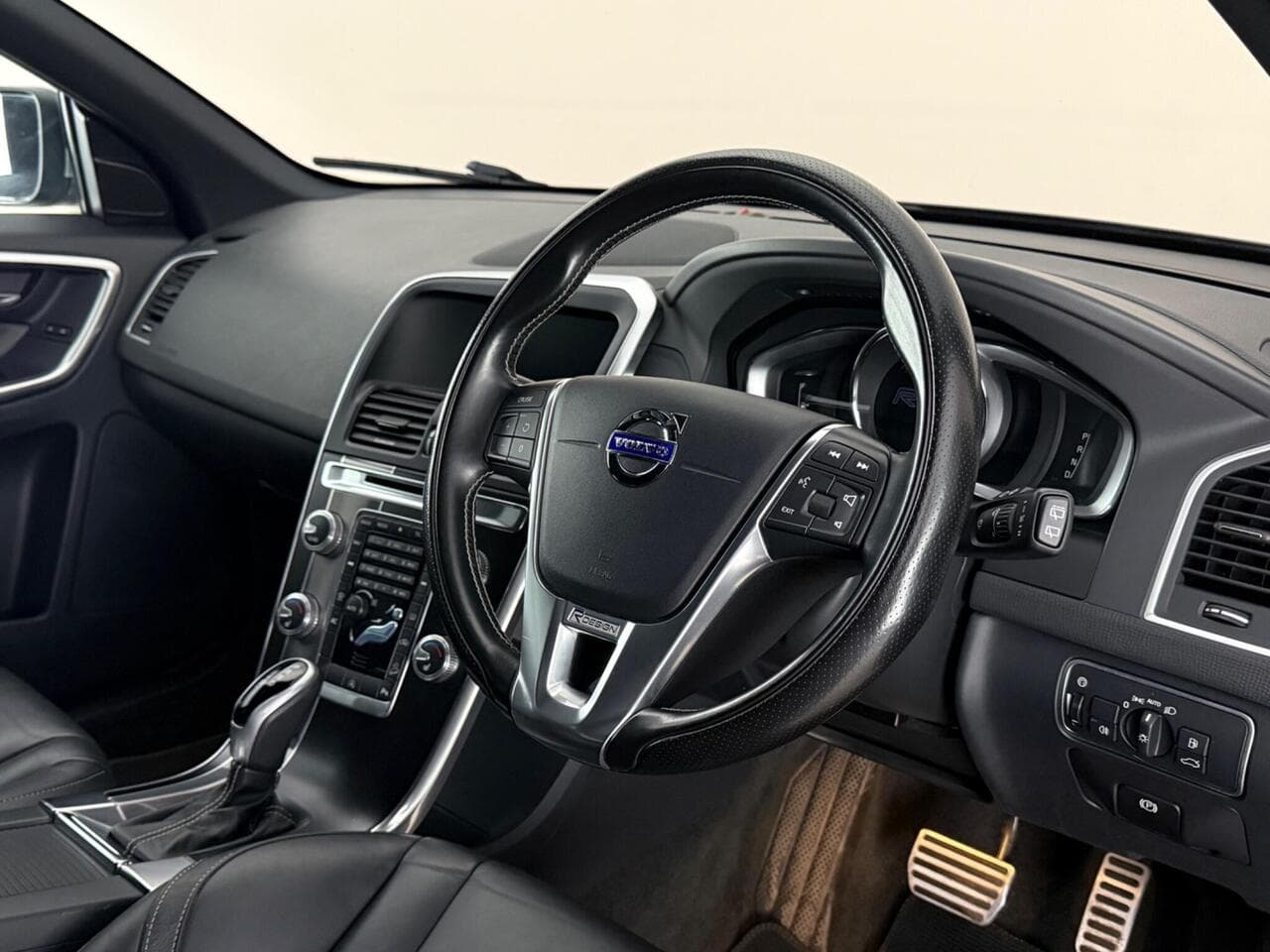 Volvo XC60 thumbnail Interior Front