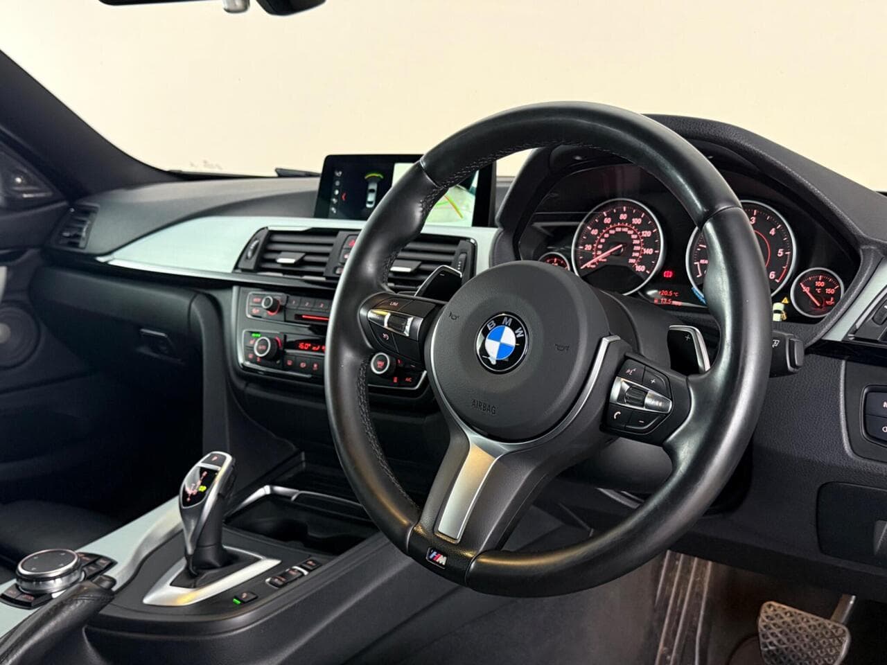 BMW 4 Series thumbnail Steering Wheel