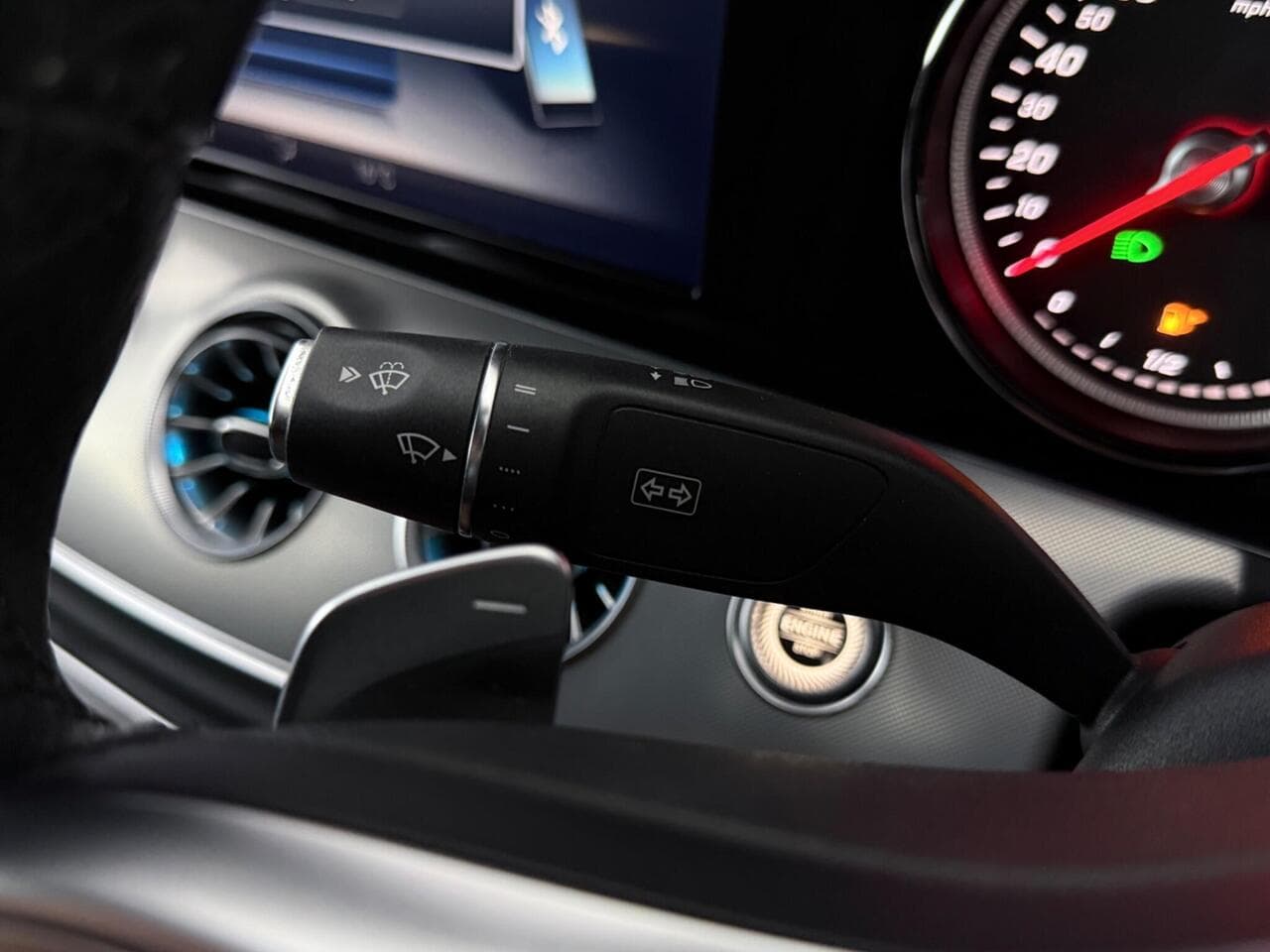 Mercedes-Benz E Class thumbnail Misc Controls