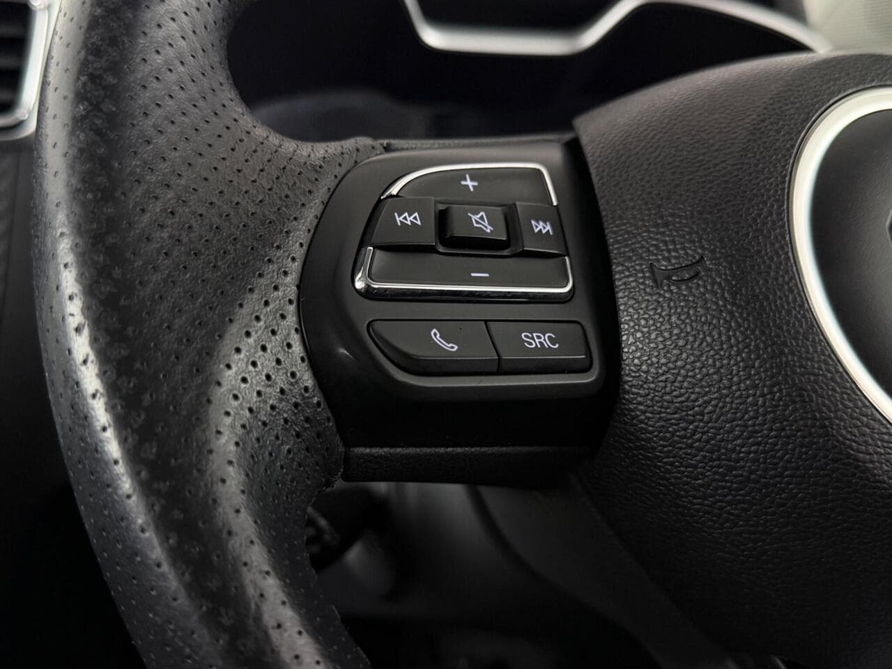 MG MG ZS thumbnail Misc Controls