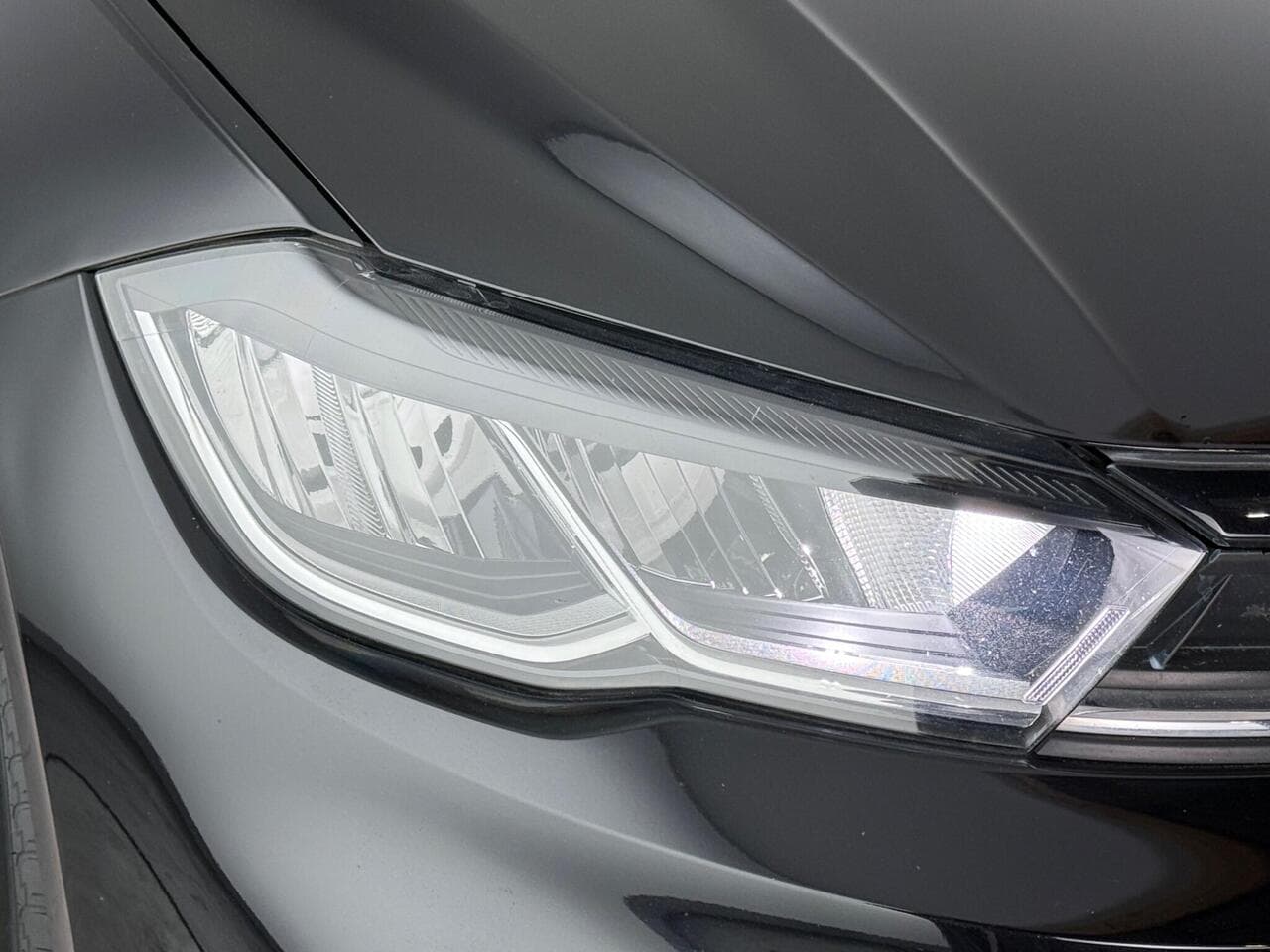 Volkswagen Polo thumbnail Lights Front