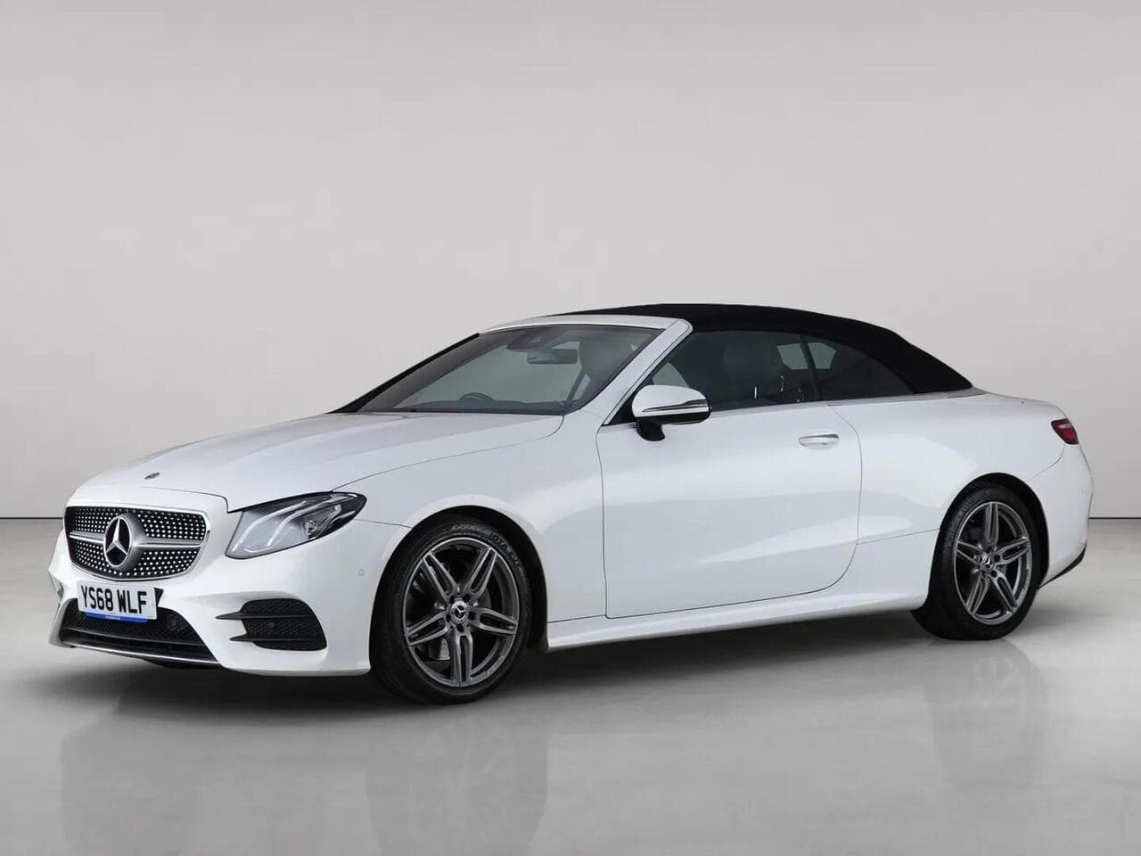 Mercedes-Benz E Class thumbnail Front Left
