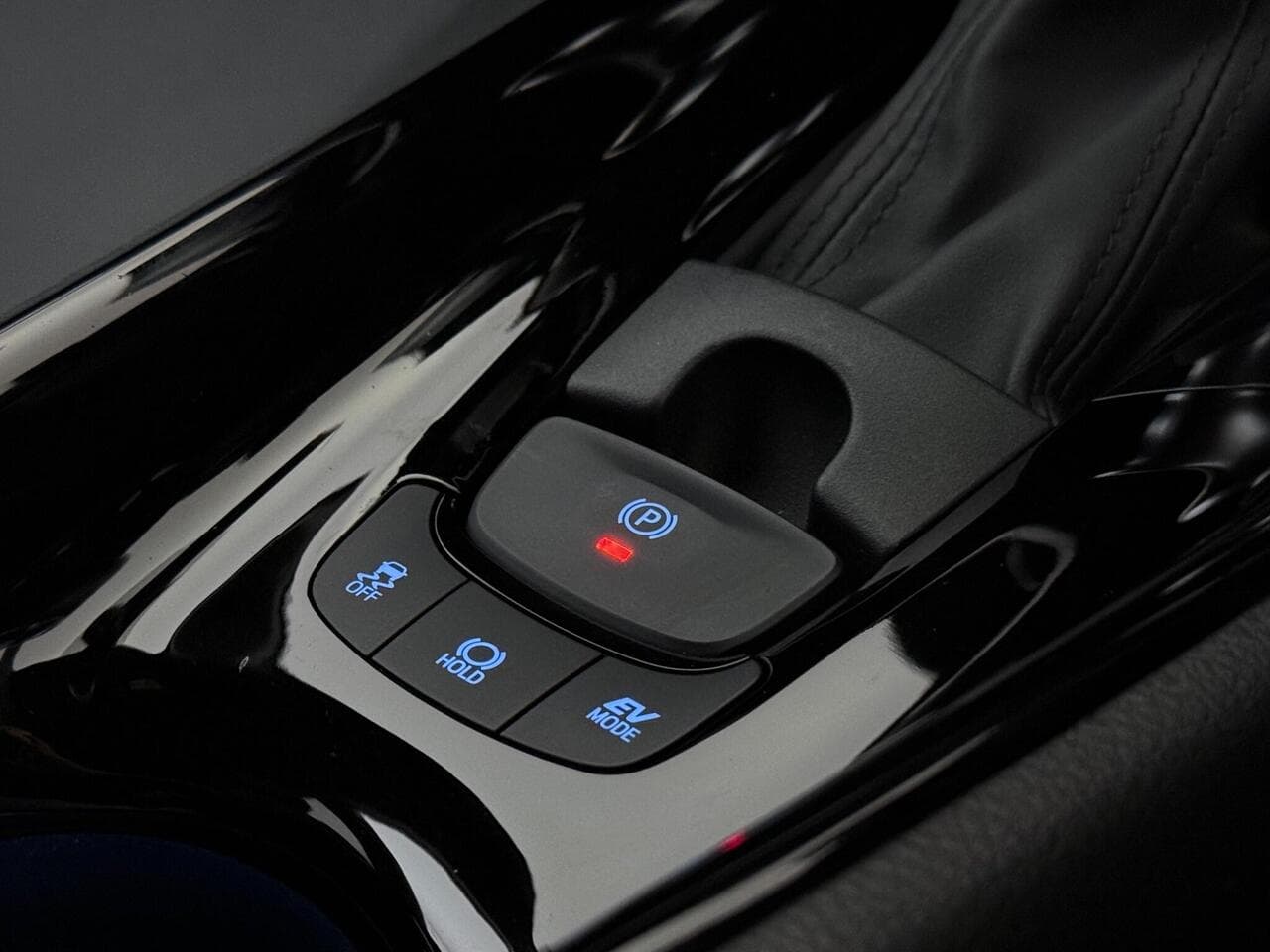 Toyota C-HR thumbnail Misc Controls