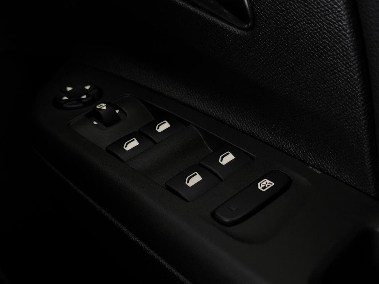 Vauxhall Corsa thumbnail Misc Controls