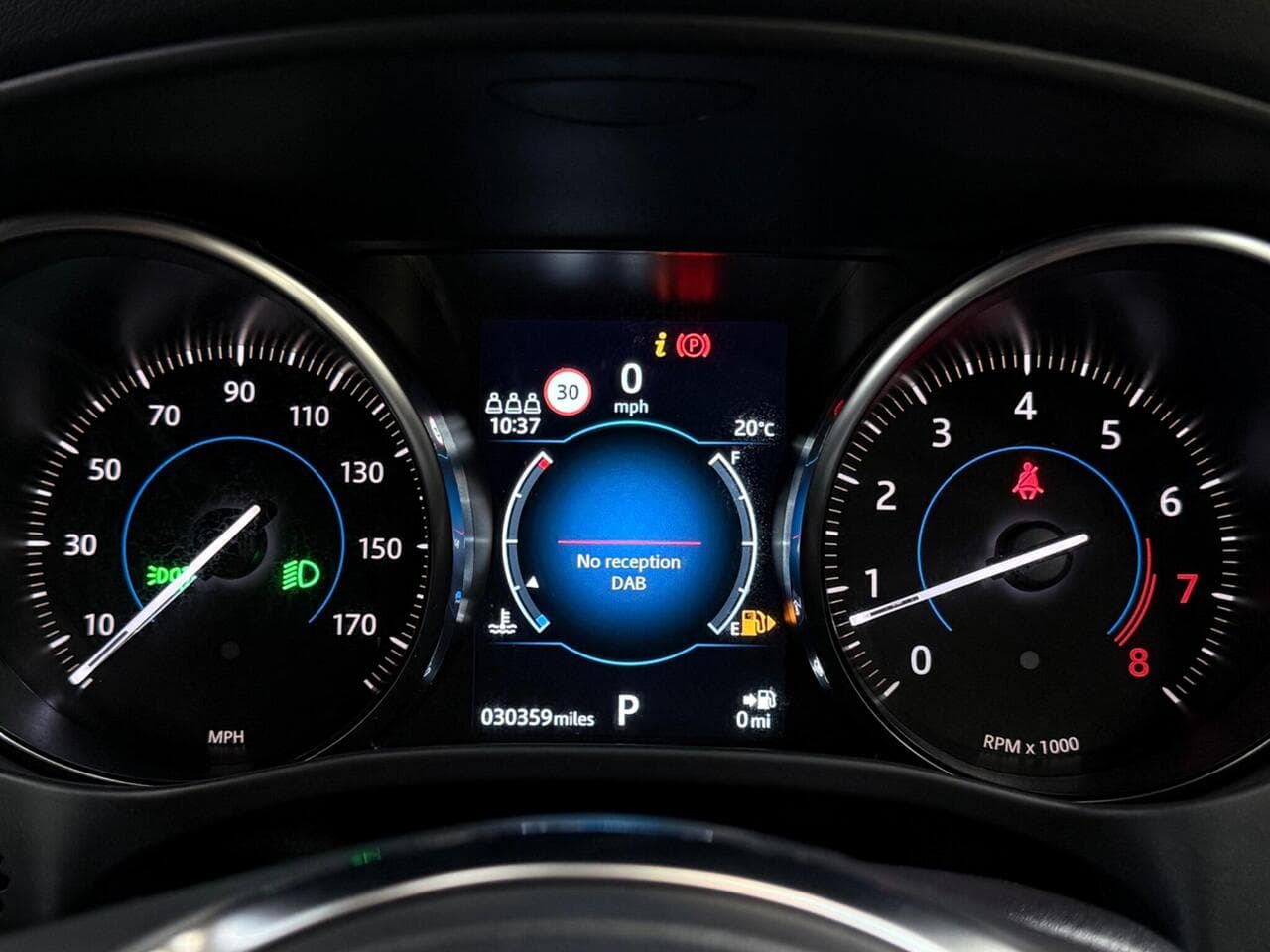 Jaguar F-PACE thumbnail Driver Instruments