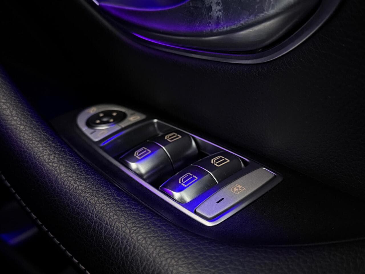 Mercedes-Benz E Class thumbnail Misc Controls
