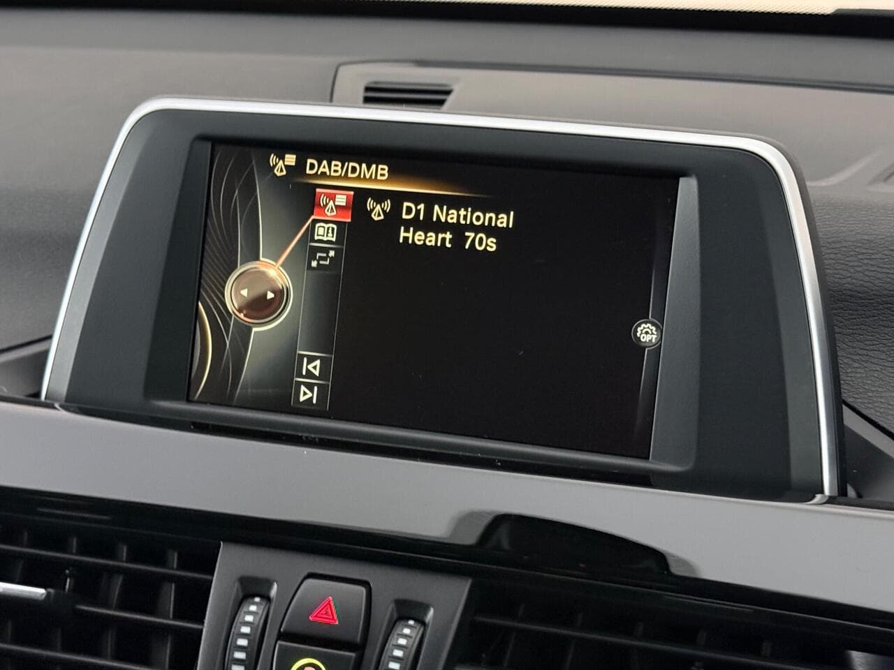 BMW X1 thumbnail Infotainment System