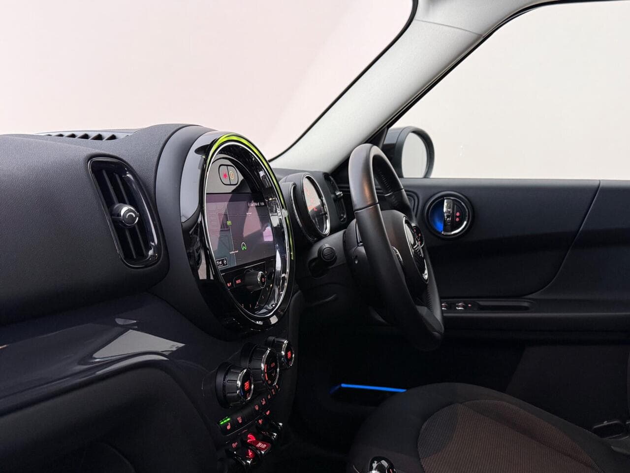 MINI Countryman thumbnail Interior Front