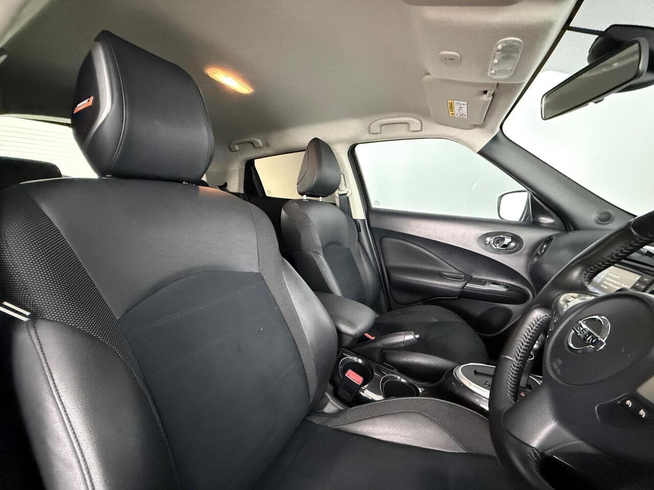 Nissan Juke thumbnail Seat Driver