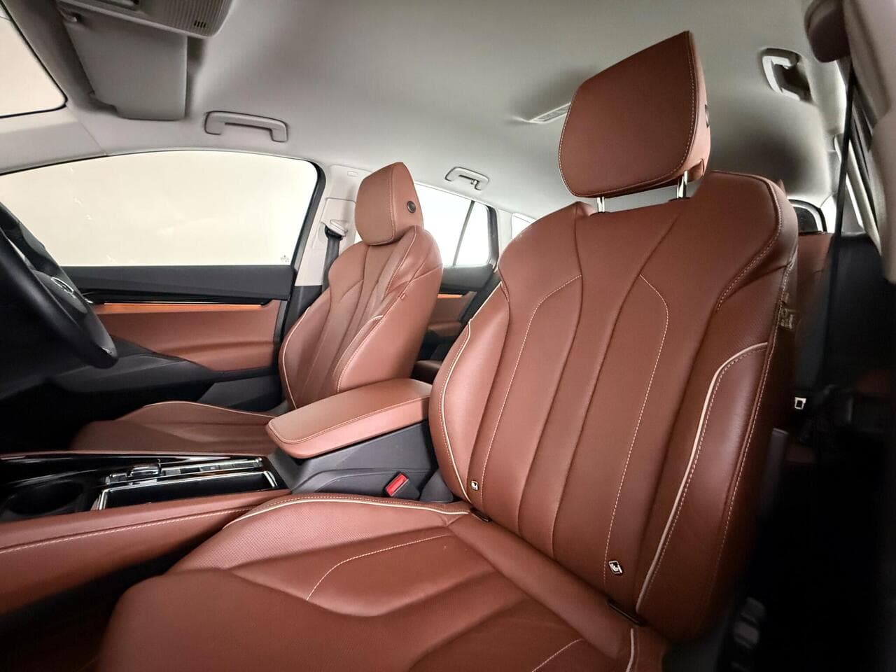 Skoda Enyaq thumbnail Seat Front Passenger