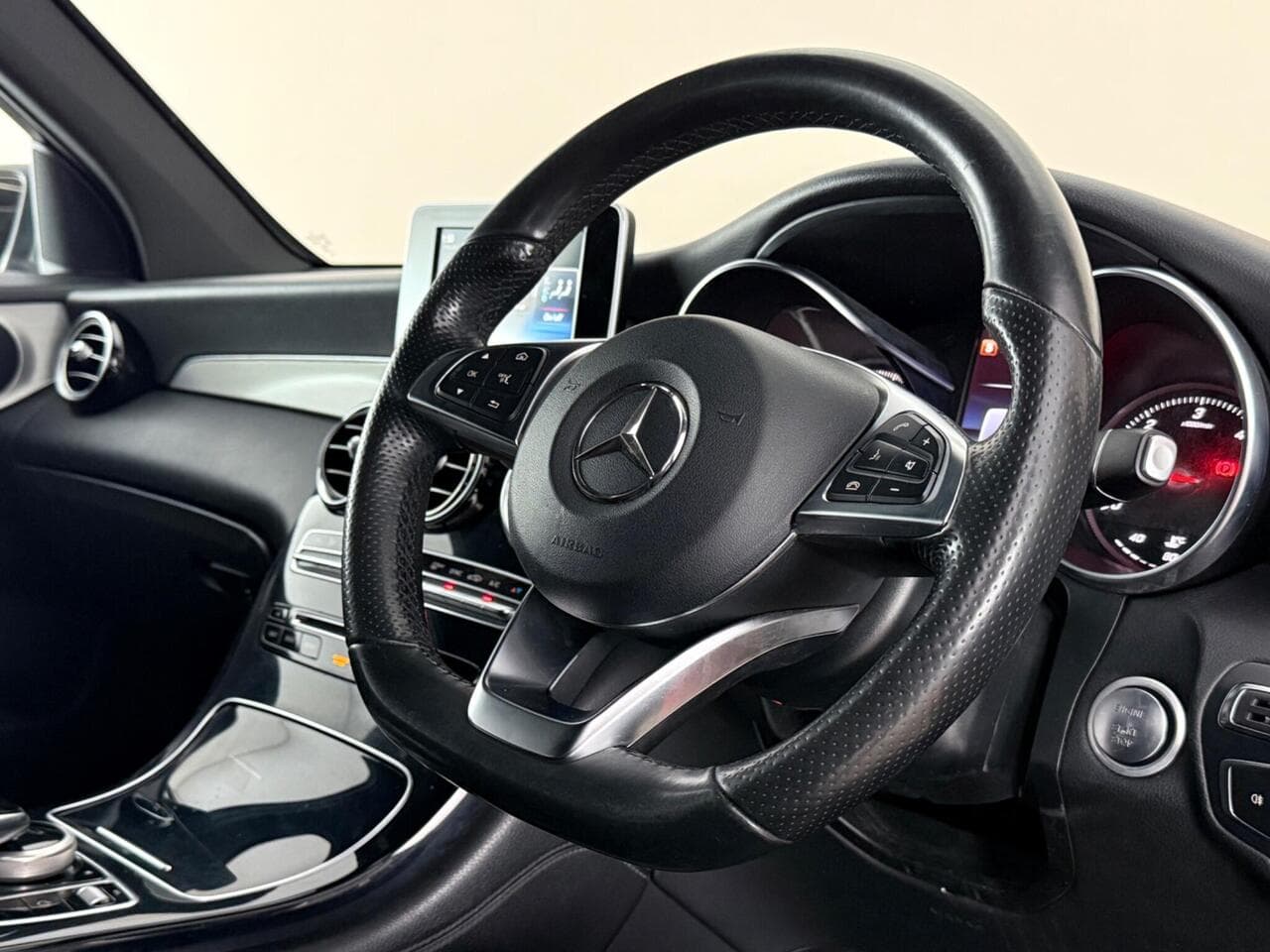 Mercedes-Benz GLC thumbnail Steering Wheel