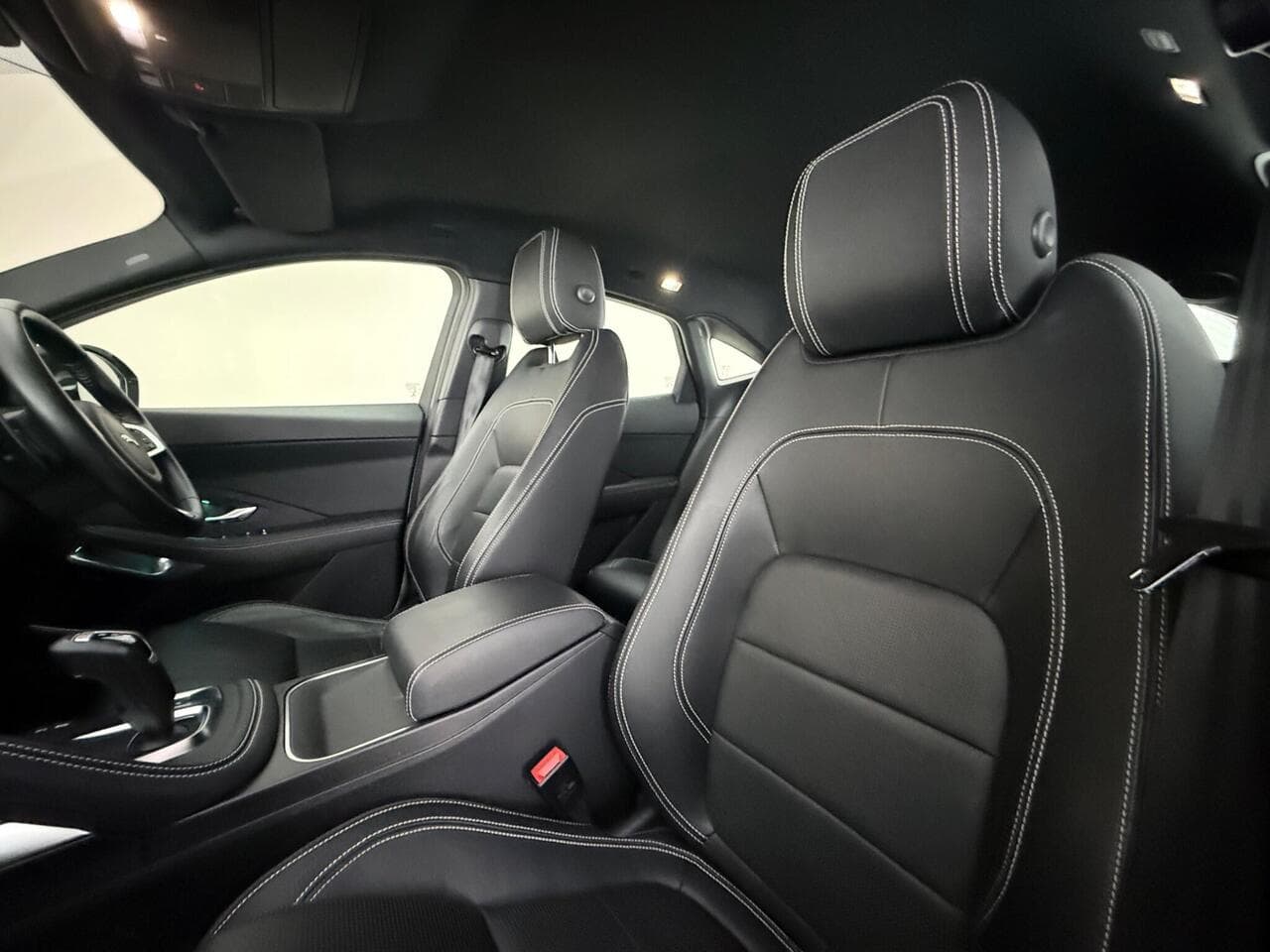 Jaguar E-PACE thumbnail Seat Front Passenger