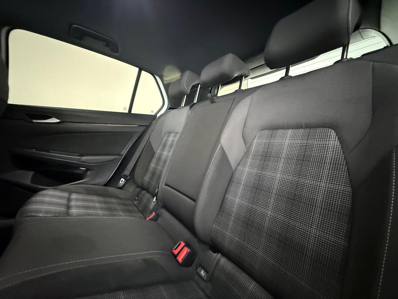 Volkswagen Golf thumbnail Seats Rear