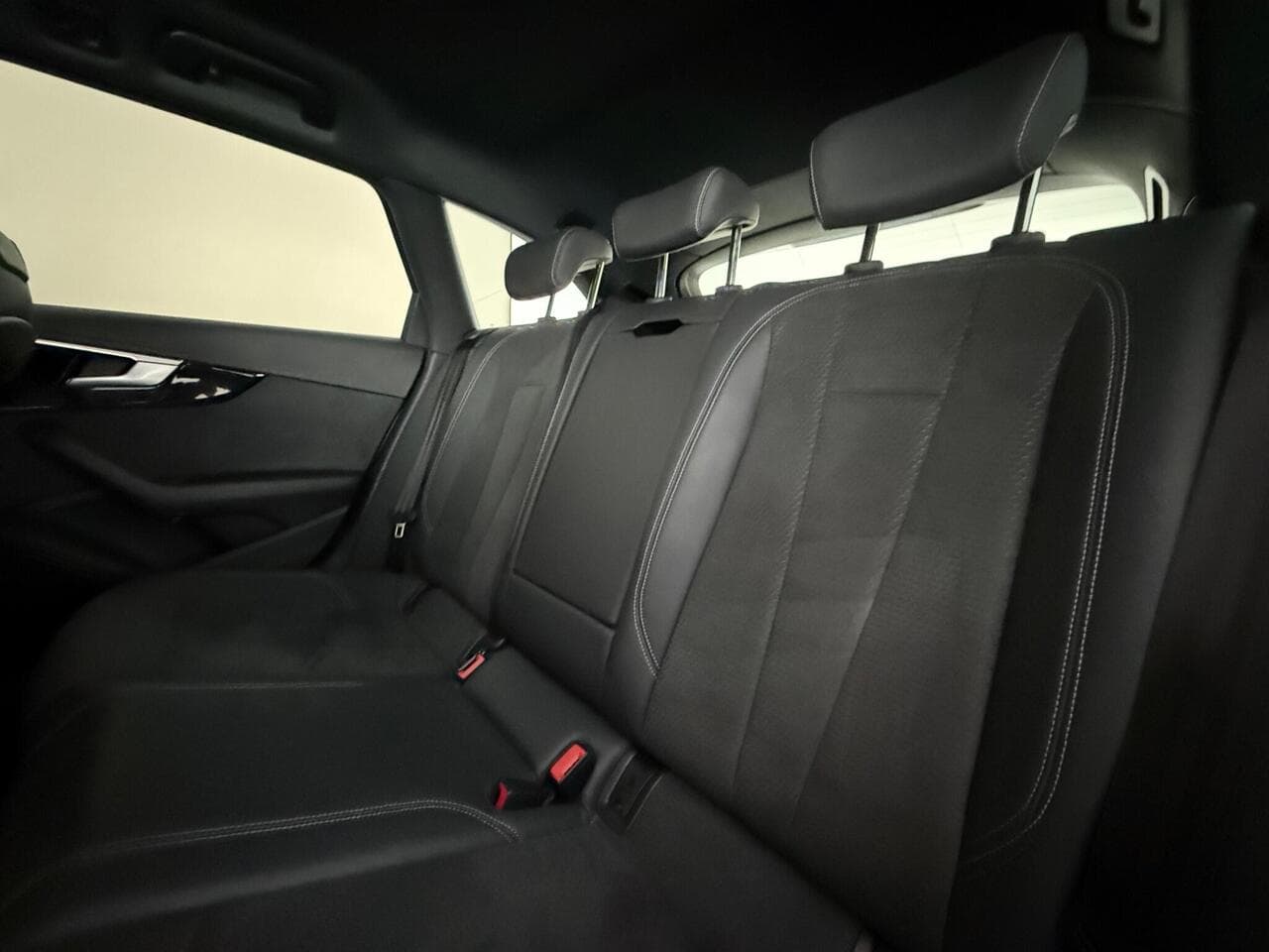Audi A4 Avant thumbnail Seats Rear