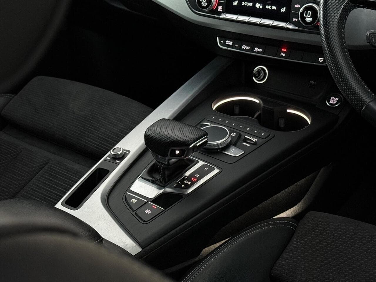 Audi A5 thumbnail Interior Front