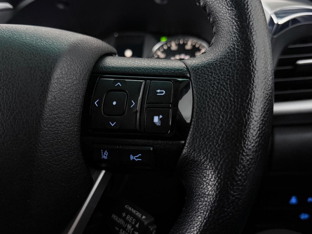 Toyota Hilux thumbnail Misc Controls