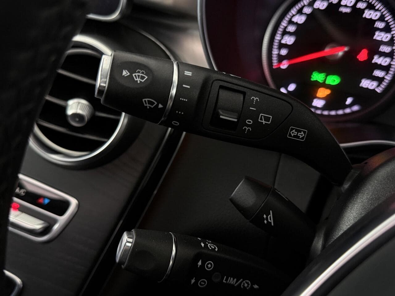 Mercedes-Benz C Class thumbnail Misc Controls