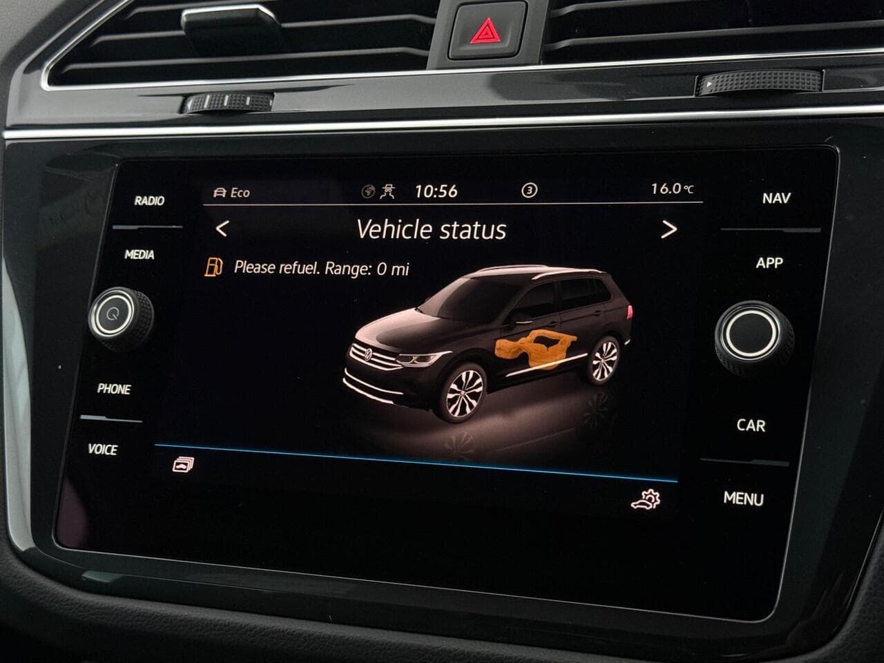 Volkswagen Tiguan thumbnail Infotainment System