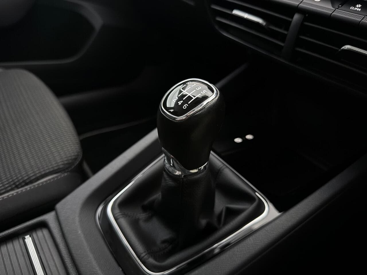 Skoda Octavia thumbnail Interior Front