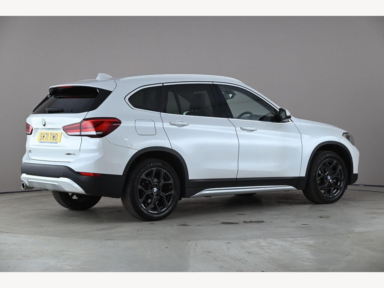 BMW X1 thumbnail Rear Right