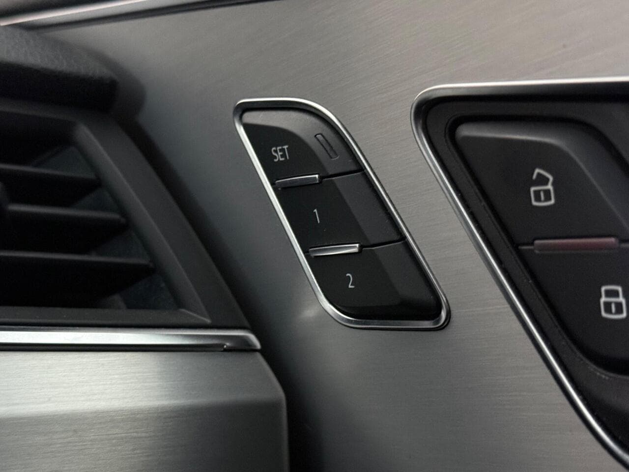 Audi Q7 thumbnail Misc Controls