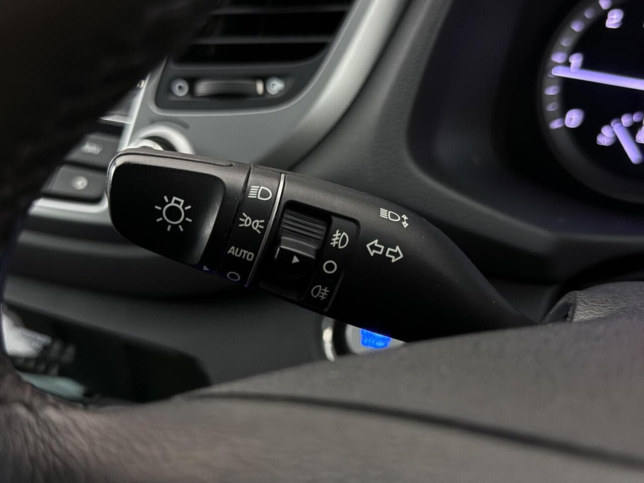 Hyundai TUCSON thumbnail Misc Controls