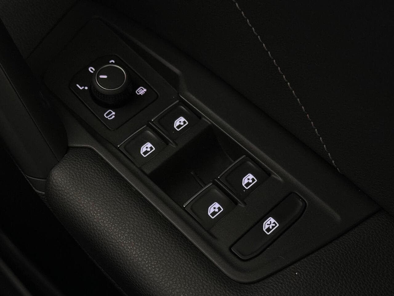 Volkswagen Tiguan thumbnail Misc Controls