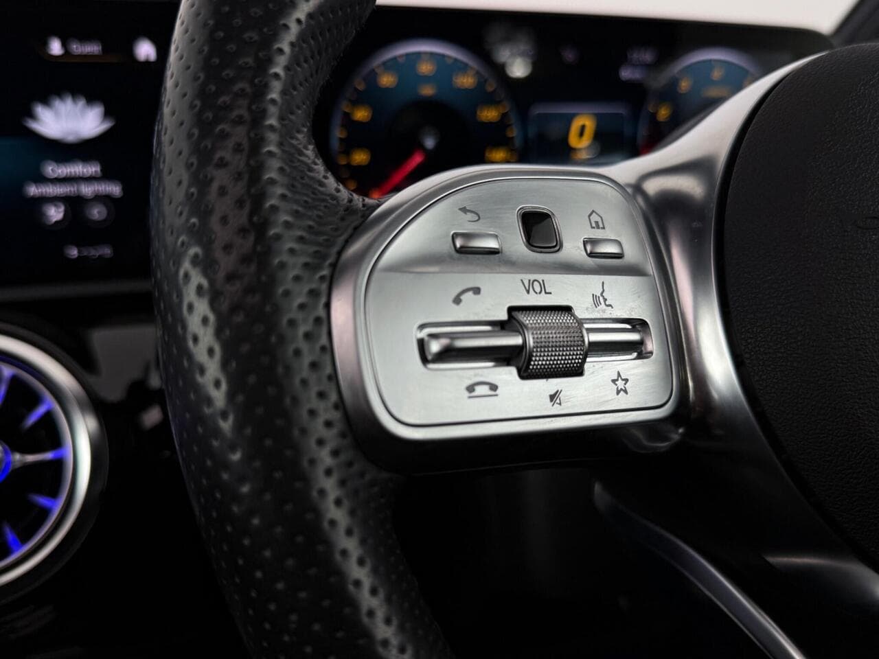 Mercedes-Benz A Class thumbnail Misc Controls