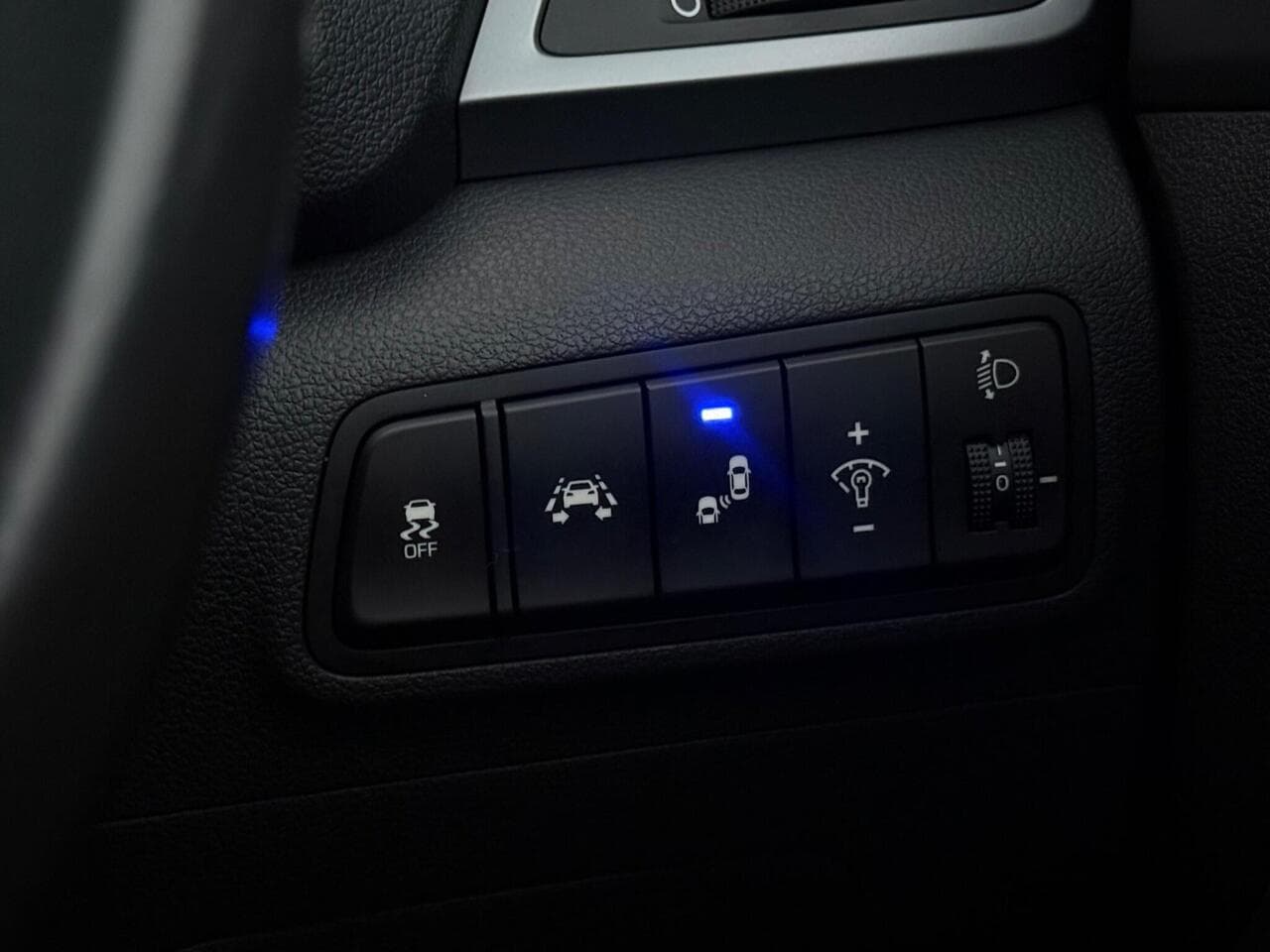 Hyundai TUCSON thumbnail Misc Controls