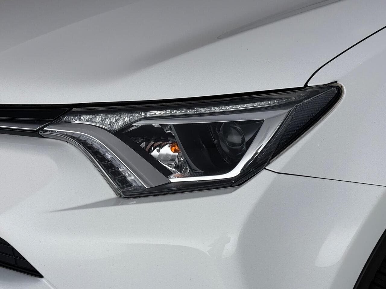 Toyota RAV4 thumbnail Lights Front