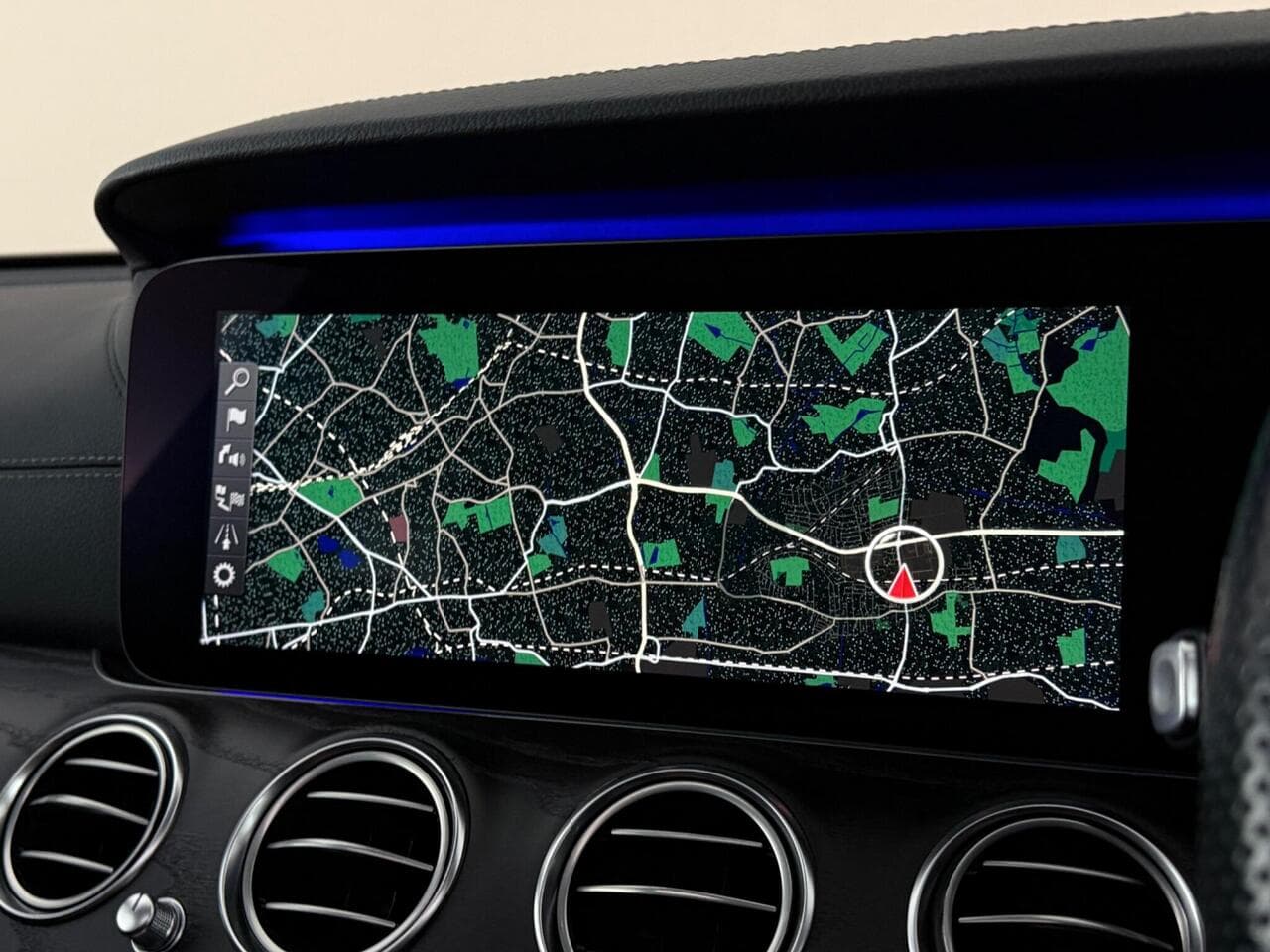 Mercedes-Benz E Class thumbnail Infotainment System