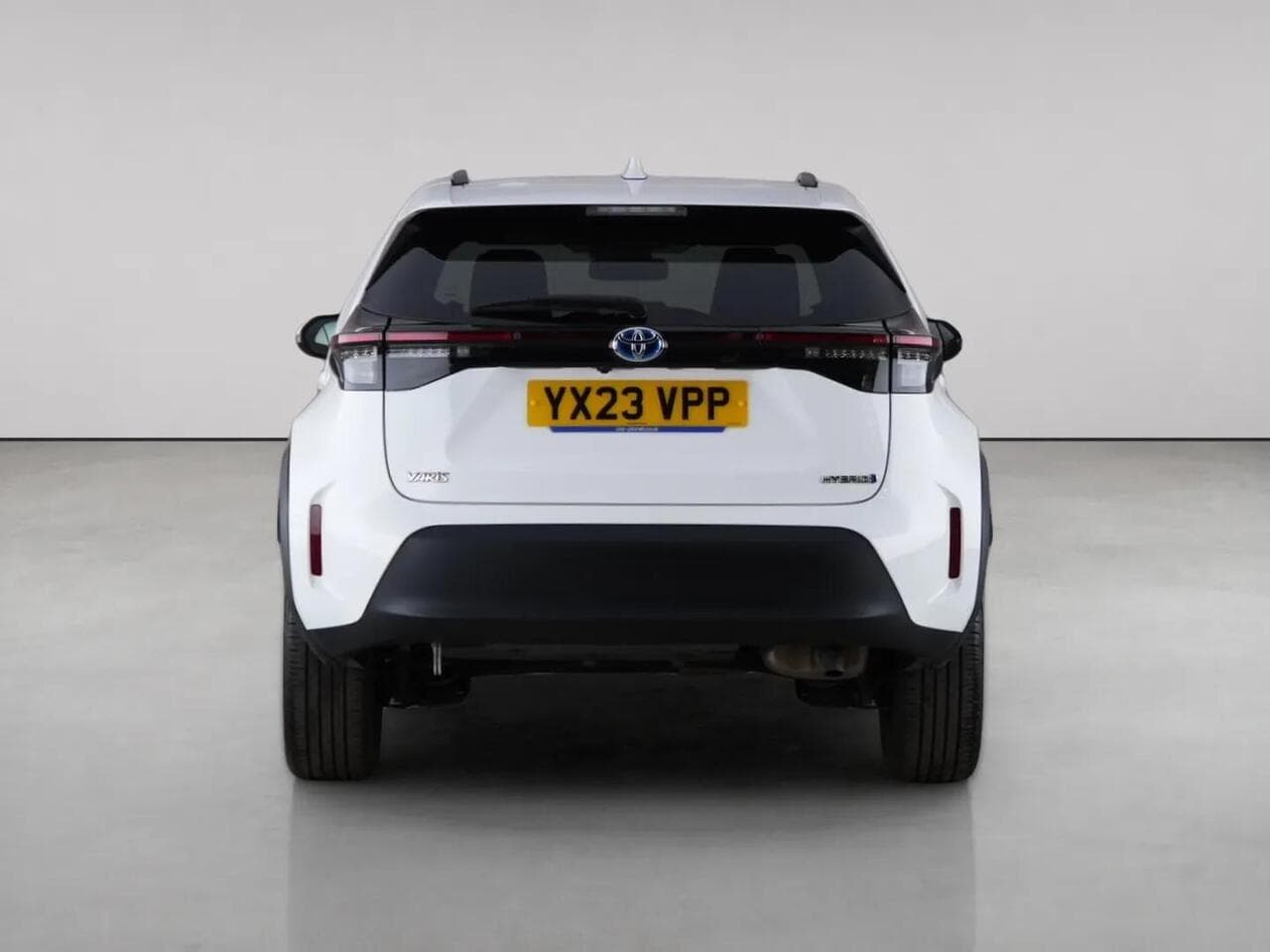 Toyota Yaris Cross thumbnail Rear