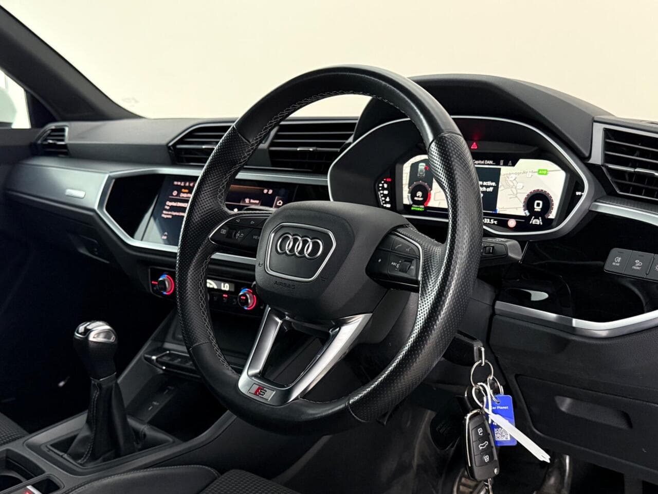 Audi Q3 thumbnail Interior Front