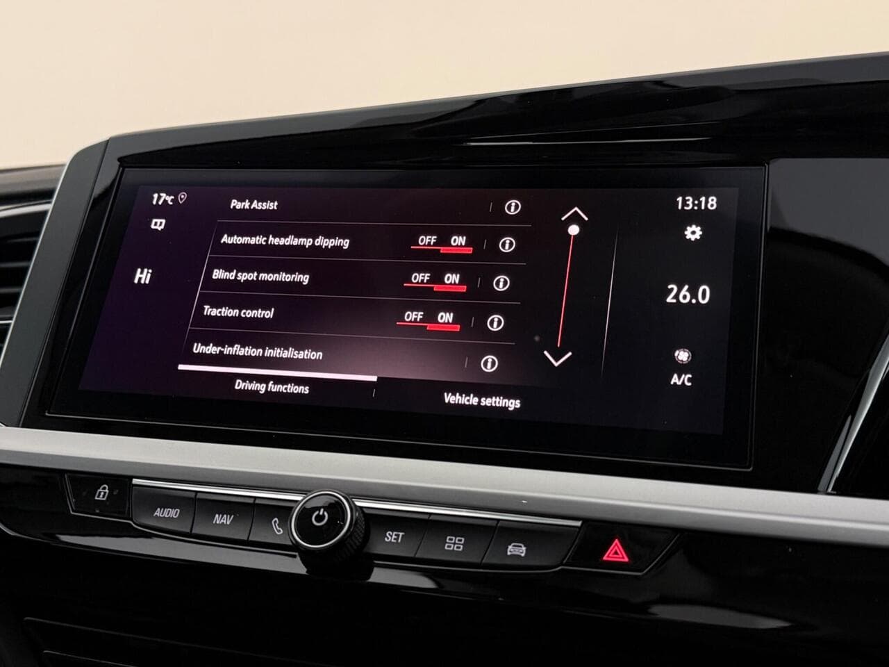 Vauxhall Grandland thumbnail Infotainment System