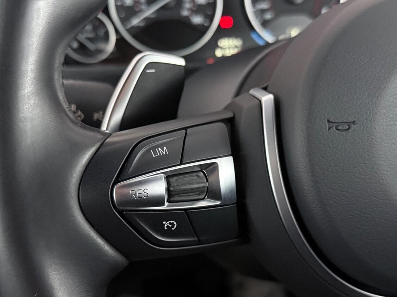 BMW 4 Series thumbnail Misc Controls