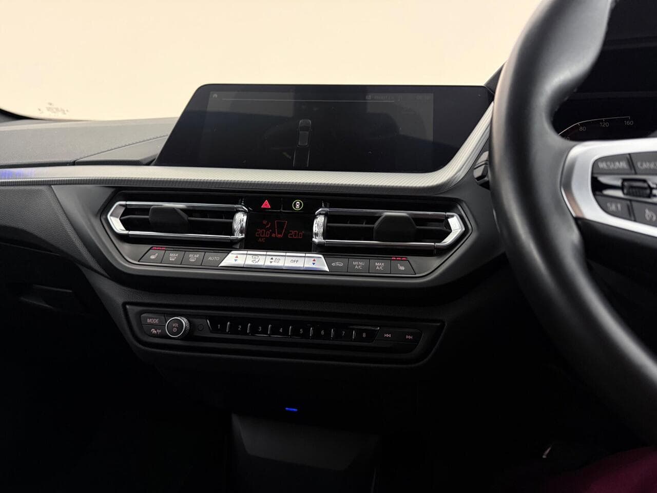 BMW 1 Series thumbnail Interior Front