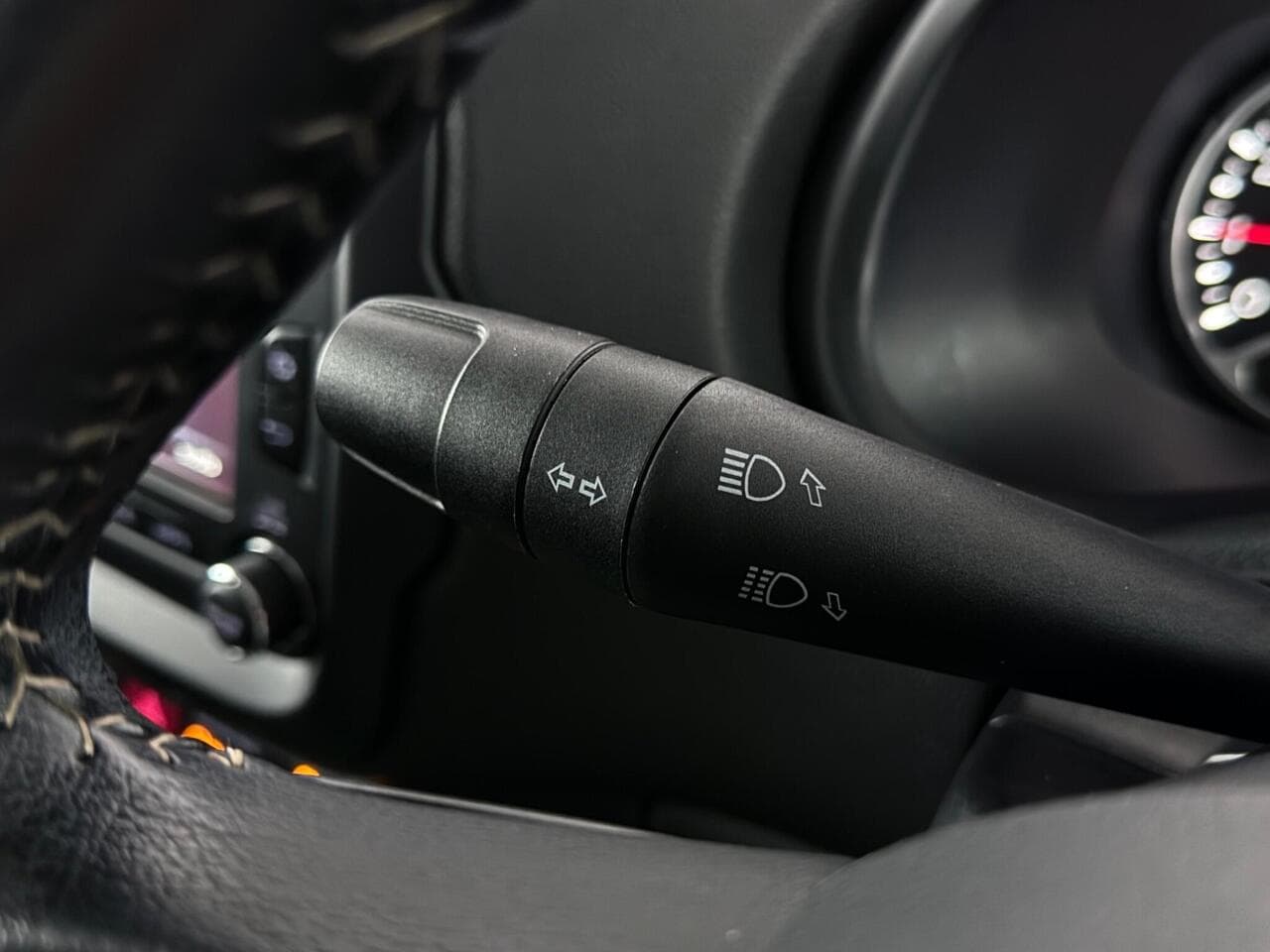Jeep Renegade thumbnail Misc Controls