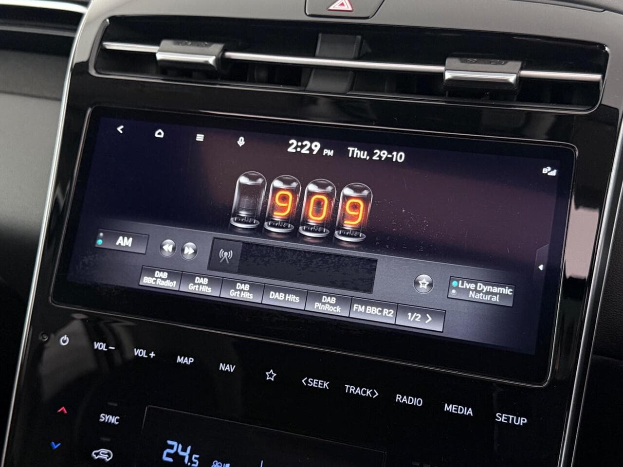 Hyundai TUCSON thumbnail Infotainment System