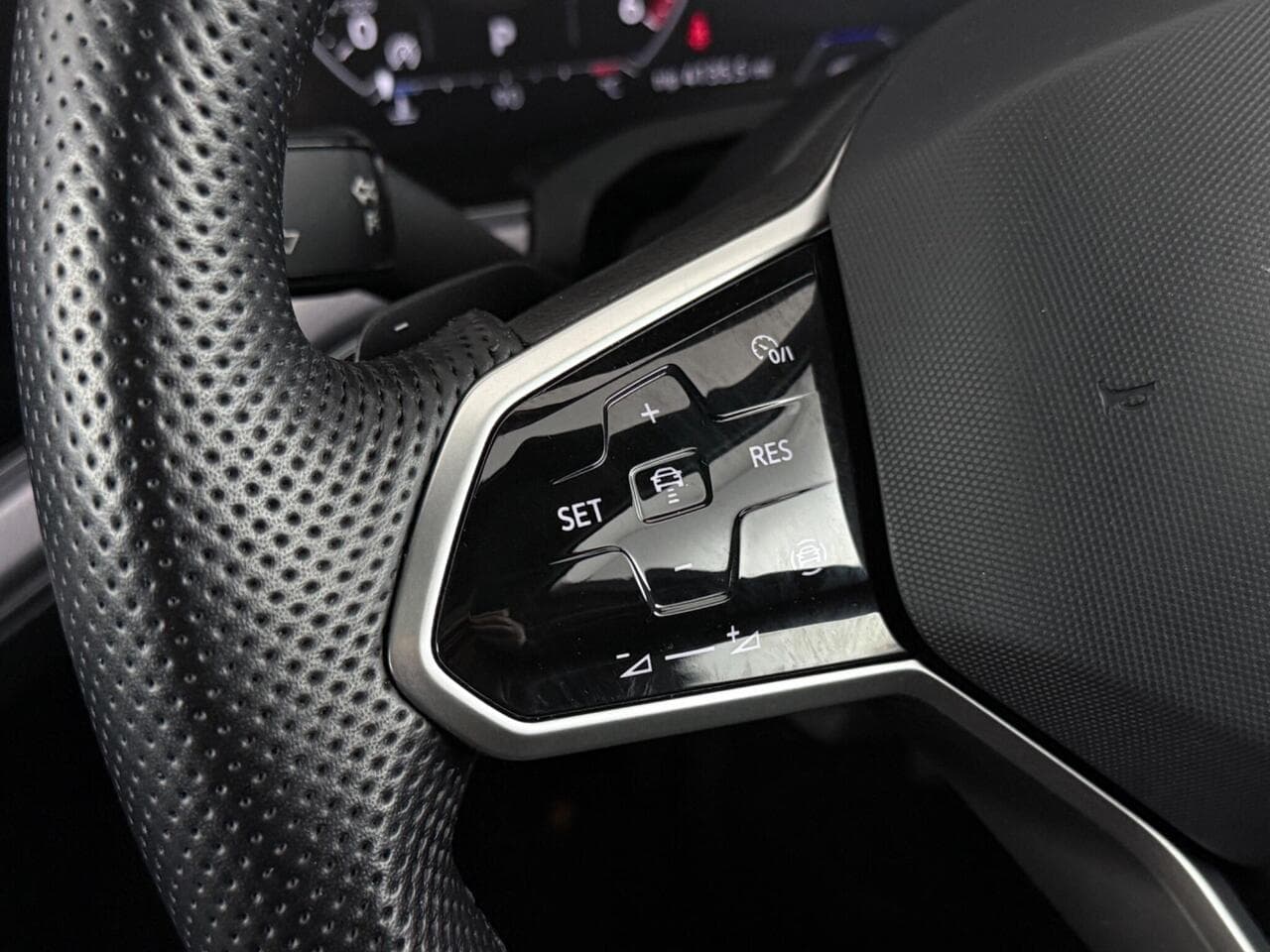 Volkswagen Touareg thumbnail Misc Controls