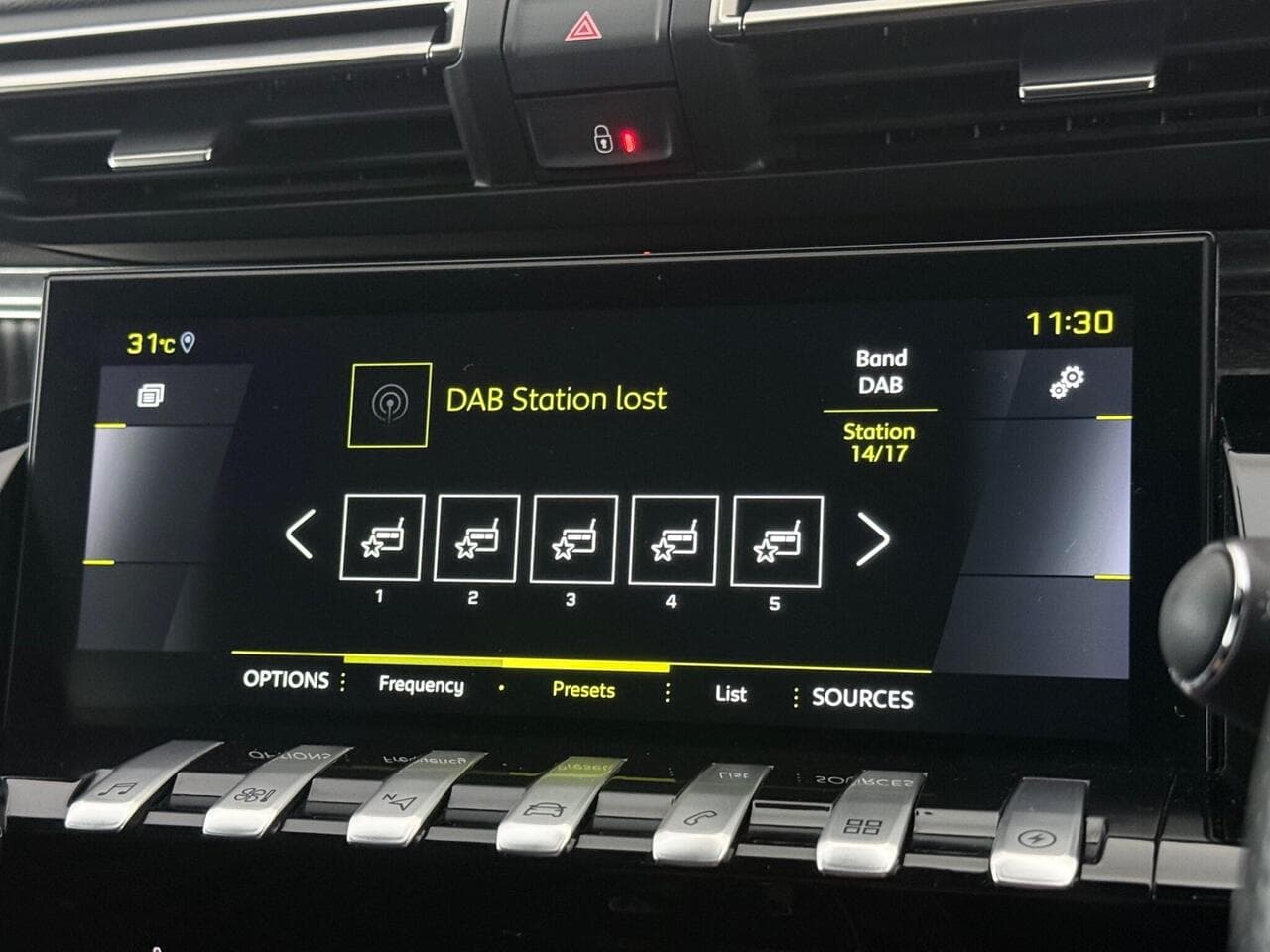 Peugeot 508 SW thumbnail Infotainment System