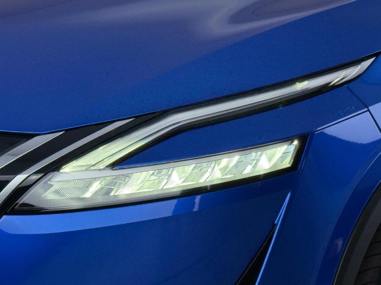 Nissan Qashqai thumbnail Badge Exterior