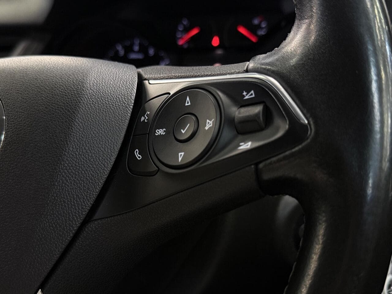 Vauxhall Grandland X thumbnail Misc Controls