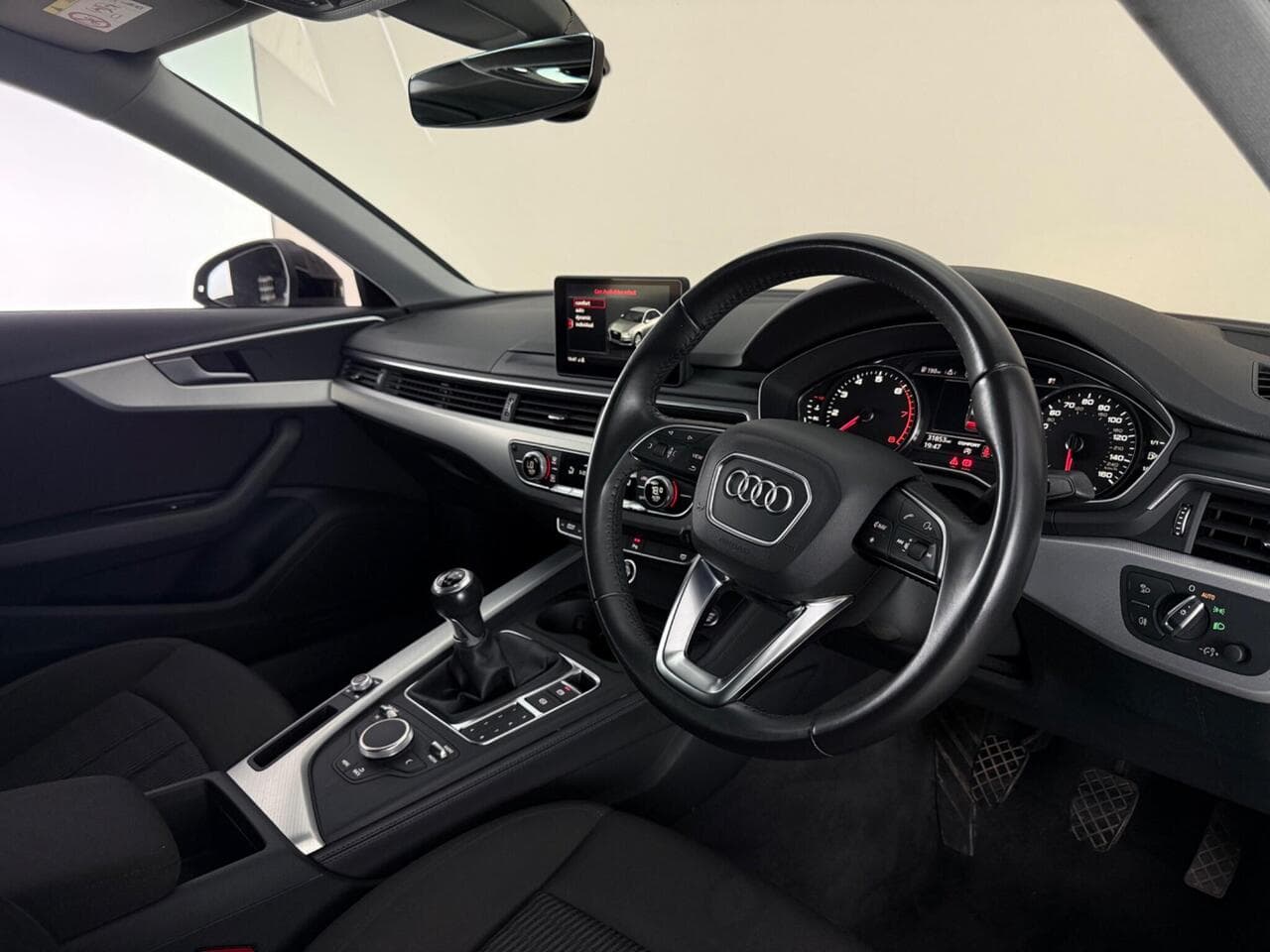 Audi A4 thumbnail Interior Front