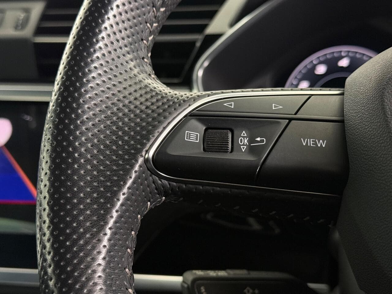 Audi Q3 thumbnail Misc Controls