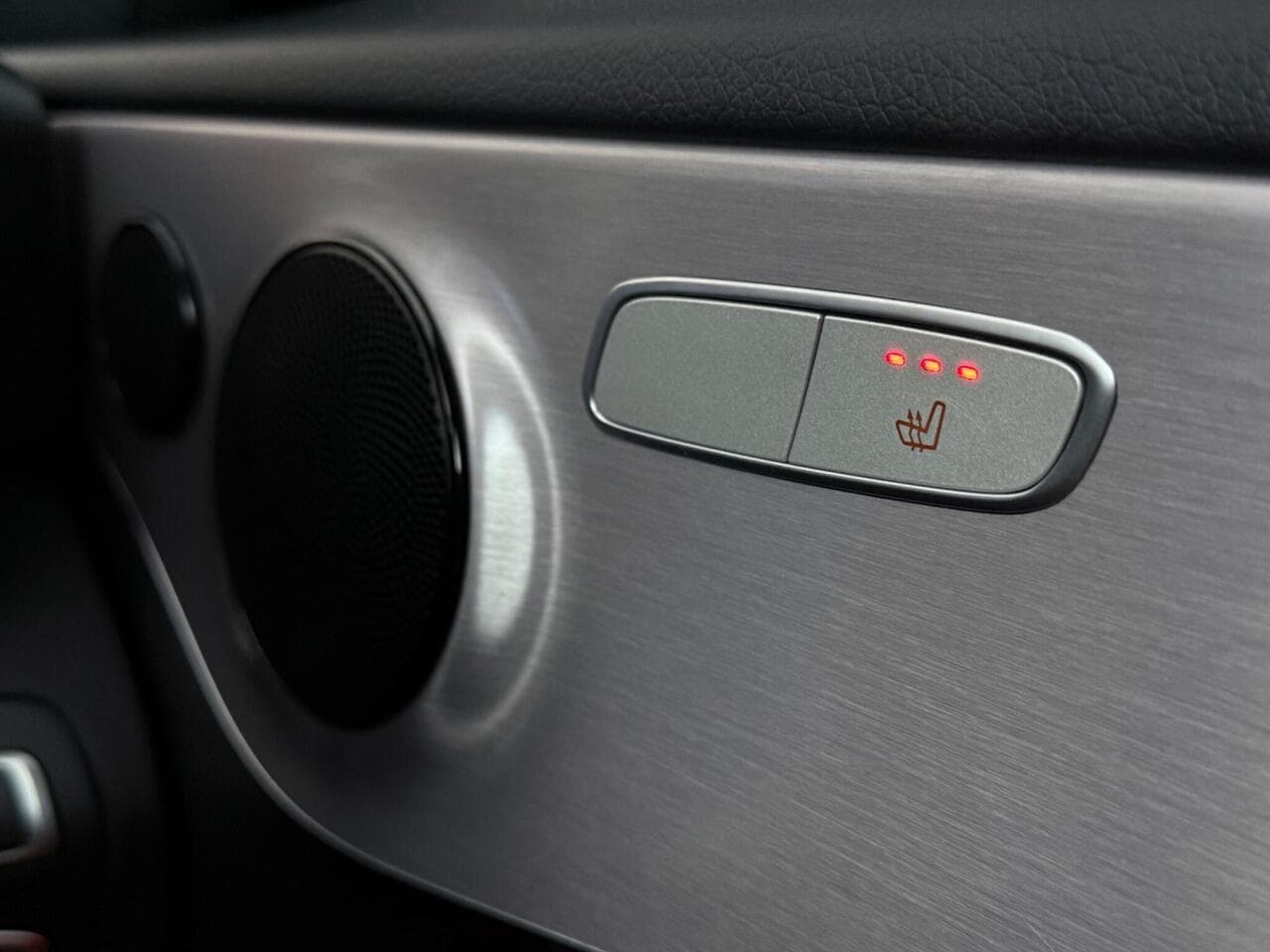 Mercedes-Benz C Class thumbnail Misc Controls