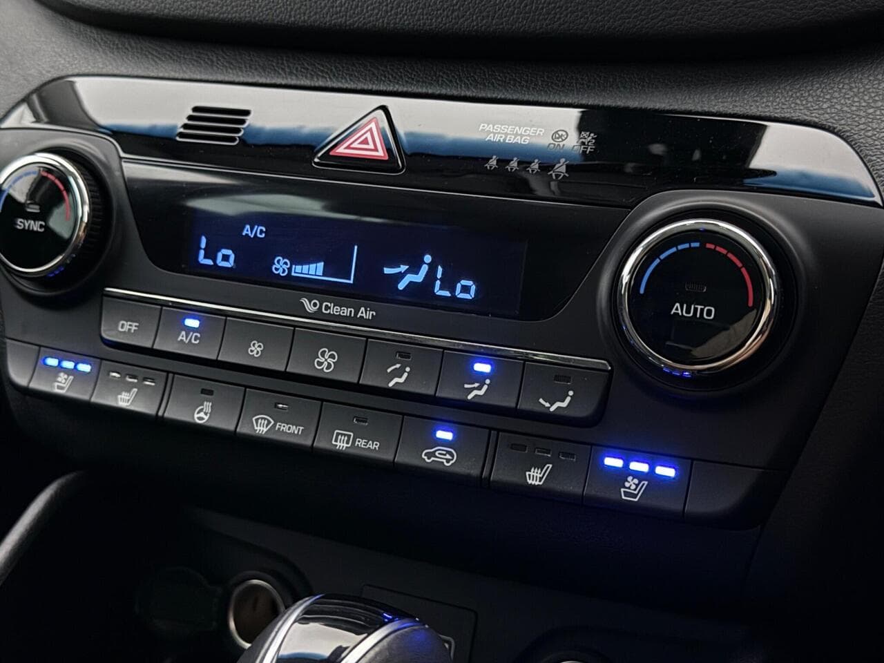 Hyundai TUCSON thumbnail Infotainment System