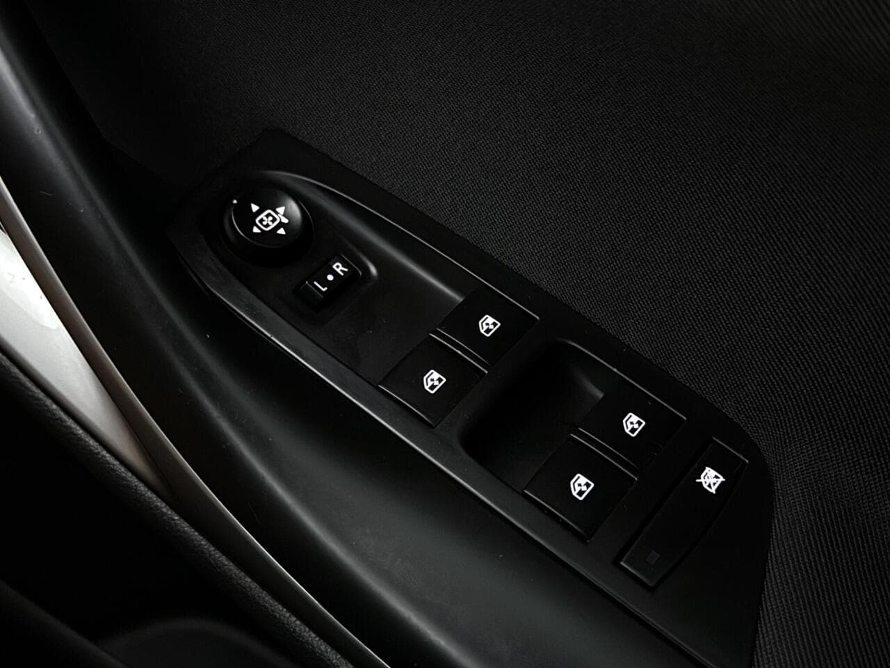 Vauxhall Astra thumbnail Misc Controls