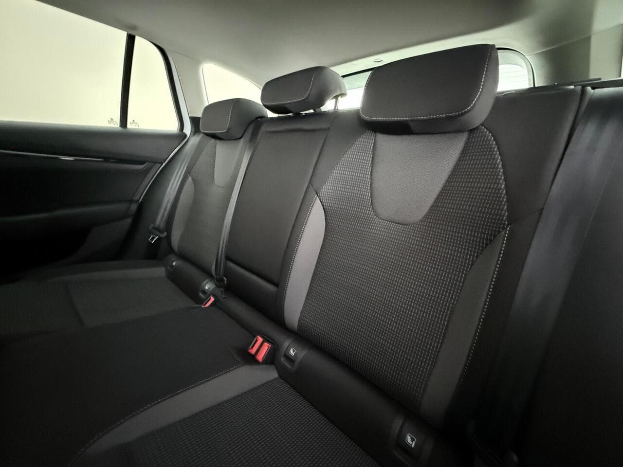 Skoda Octavia thumbnail Seats Rear