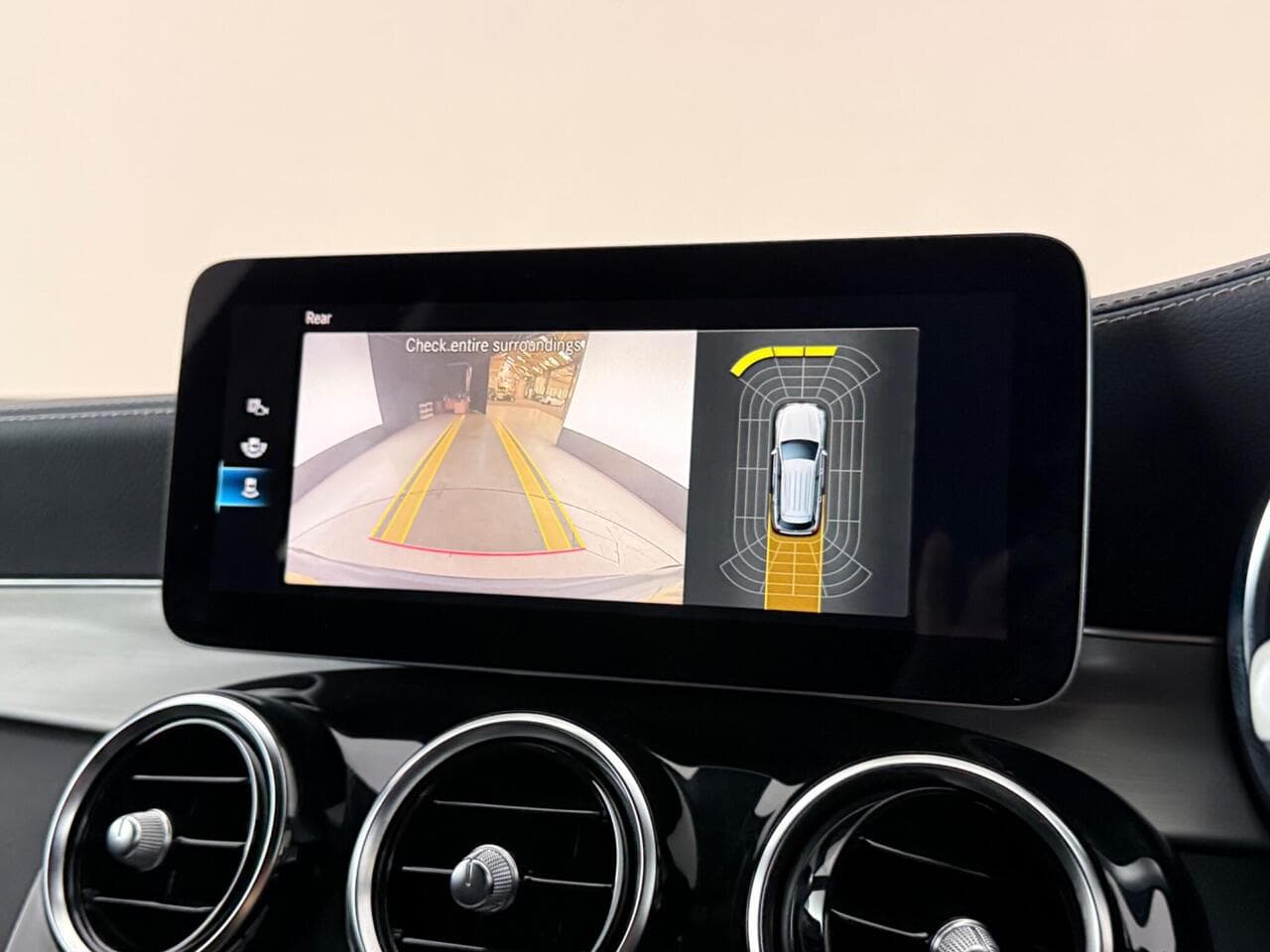 Mercedes-Benz GLC thumbnail Infotainment System
