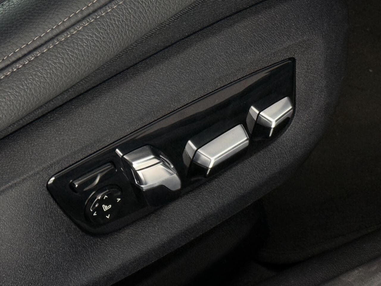 BMW 5 Series thumbnail Misc Controls